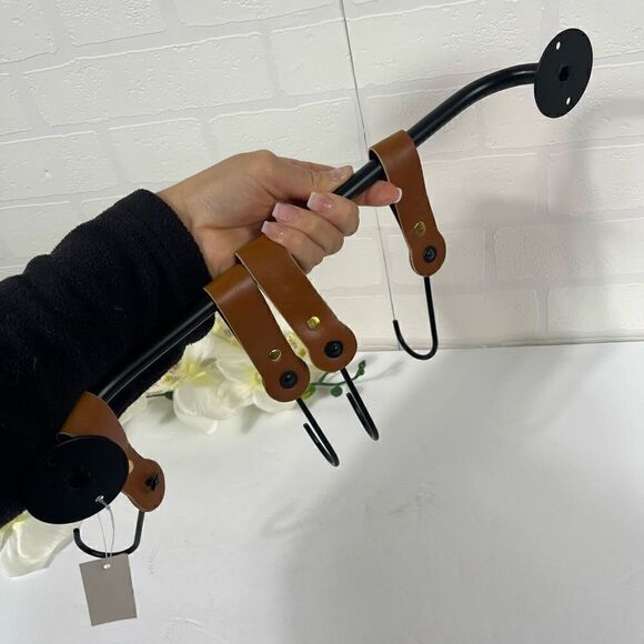 Modern Hanging Hook - Picture 4 of 8